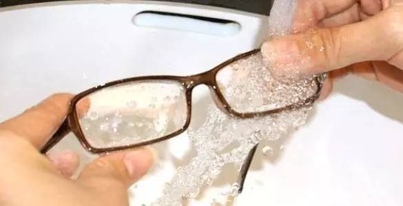 眼镜布不能擦眼镜，那要用什么擦？